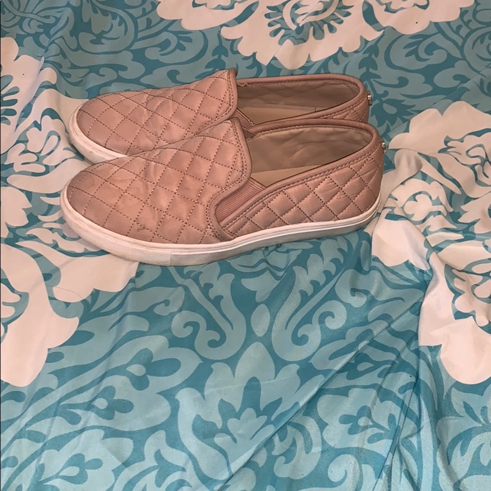 Shoes - Picture 4 of 4